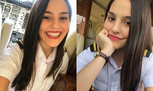 Ana Paula Cespedes, 21 tuổi, là  nữ phi công trẻ tuổi đến từ thủ đô Asuncion, Paraguay. Cô gây ấn tượng với nụ cười rạng rỡ, khuôn mặt sắc nét và phong thái đầy tự tin. Ảnh: Daily Star.