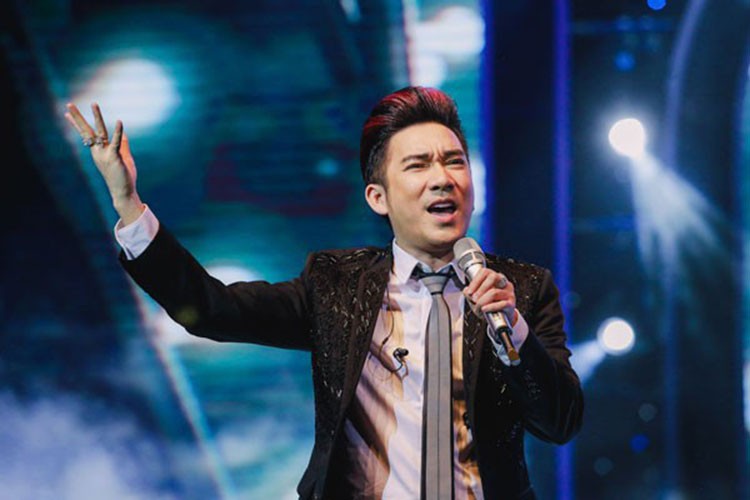 Cung Văn hóa hữu nghị Việt Xô vừa cháy lớn nên  Quang Hà hủy show. Theo kế hoạch ban đầu, liveshow của Quang Hà sẽ diễn ra vào tối 28 và 29/9. Chia sẻ trên Zing, đại diện Quang Hà cho biết, bản thân Quang Hà đã khóc khi nghe tin xấu. Ảnh: Tổ quốc