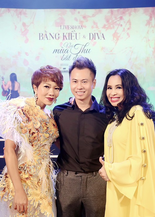 Đầu tháng 10,  diva Thanh Lam gây bất ngờ khi xuất hiện với hình ảnh khác lạ. Nhiều người cho rằng đôi môi của cô sưng bất thường. Ảnh: Gia đình xã hội