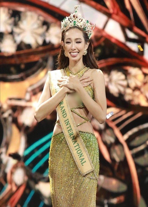 Tối ngày 4/12, đại diện Việt Nam  Nguyễn Thúc Thùy Tiên đăng quang Miss Grand International 2021 - Hoa hậu Hòa bình Quốc tế 2021. Ảnh: FB Kim Duyên