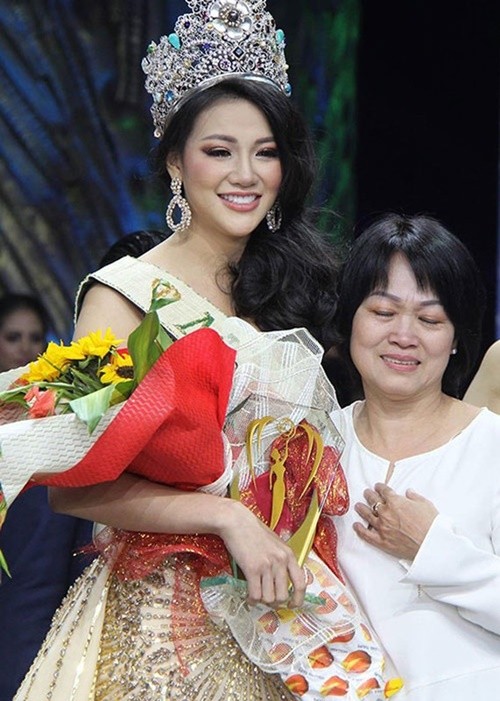  Miss Earth - Hoa hậu Trái đất là một trong số các cuộc thi nhan sắc lớn trên thế giới. Đại diện Việt Nam đầu tiên và duy nhất đến nay đăng quang Hoa hậu Trái đất là Phương Khánh. Ảnh: FBNV.