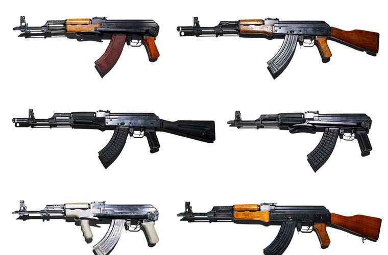 Có hơn 30 quốc gia tham gia sản xuất AK-47, một số sản xuất theo giấy phép nhưng một số sao chép lại không có phép. Mỗi quốc gia lại có những sửa đổi riêng của mình tạo ra vô số biến thể khác nhau từ AK-47 nguyên bản của Liên Xô.