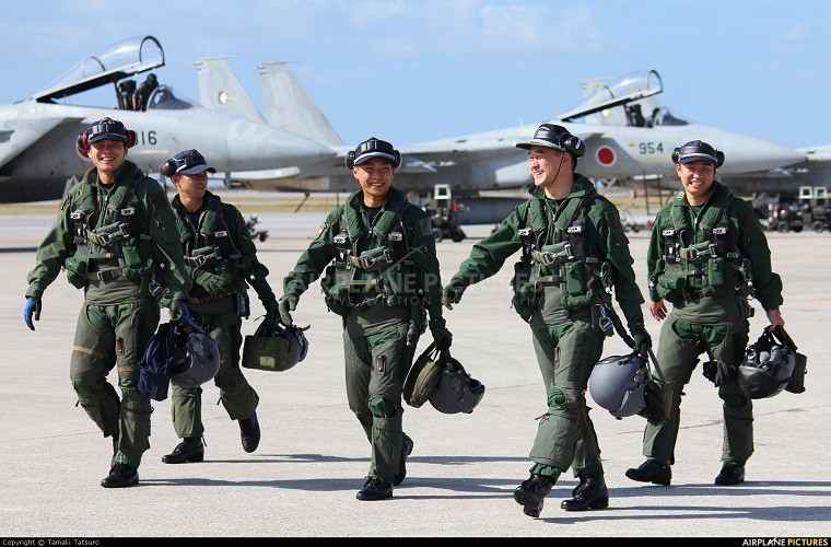 Lực lượng Phòng vệ Trên không Nhật Bản (JASDF): với tiền thân là Không quân Đế quốc Nhật Bản là một trong những lực lượng không quân có lịch sử phát triển lâu đời nhất ở Châu Á. Tuy bị giới hạn về nhiều mặt do hiến pháp và hiệp ước giải trừ quân bị ký với Mỹ sau khi kết thúc Chiến tranh Thế giới thứ 2, nhưng  JASDF vẫn tiếp tục phát triển và trở thành một trong những lực lượng không quân hùng mạnh nhất ở khu vực Châu Á và Thái Bình Dương.