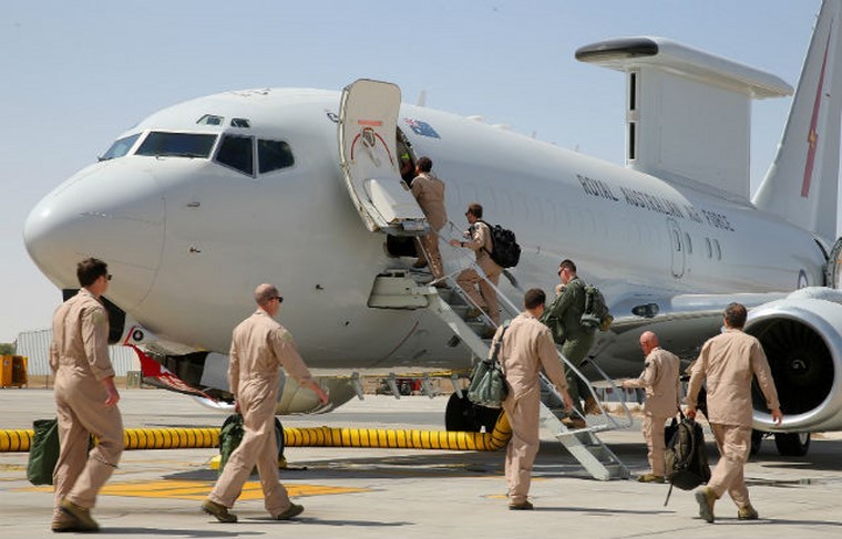  Thiết kế máy bay cảnh báo sớm Boeing-737 AEW&amp;C có 13 chiếc hoạt động, trong đó phi đội đông đảo nhất thuộc về Không quân Australia, gồm 6 chiếc, còn lại Hàn Quốc có 4 chiếc, Qatar có 3 chiếc. Một trong những chiếc Boeing-737 của Australia đã tham gia các nhiệm vụ do Mỹ dẫn đầu liên quan chống lại IS ở Iraq và Syria.