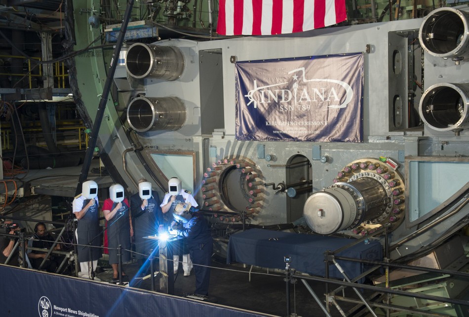 Lễ khởi đóng (còn gọi là lễ đặt ky)  tàu ngầm lớp Virginia (mang tên Indiana SSN-789) mới diễn ra vào ngày 16/5 tại Nhà máy đóng tàu Newport News. Đây sẽ là chiếc thứ 16 thuộc lớp tàu ngầm này của Hải quân Mỹ.