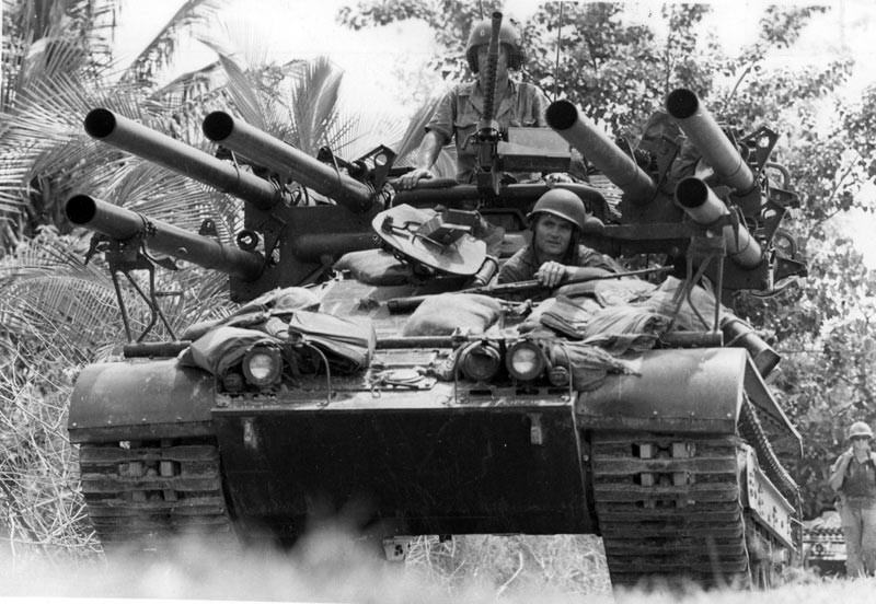 Từ năm 1965, Mỹ bắt đầu triển khai khẩu  pháo tự hành  M50 Ontos trong chiến tranh Việt Nam. Đến giai đoạn những năm 1967, hàng loạt các khẩu pháo tự hành chống tăng loại này đã được mang tới Việt Nam để tăng cường hỏa lực cho bộ binh Mỹ. Nguồn ảnh: Defense.