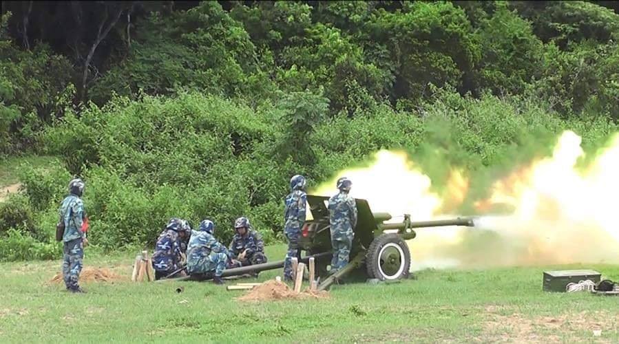 Mới đây, một bài báo trên trang tin điện tử Rg.ru của Nga đã đăng bài tin và hình ảnh về một khẩu đội  pháo Việt Nam sử dụng pháo ZiS-3 76 mm, sản xuất dưới thời Liên Xô cũ để phòng thủ bờ biển. Nguồn ảnh: TL.