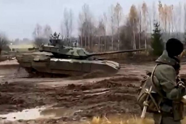 Quân đội Nga đã bắt đầu triển khai xe tăng chiến đấu thế hệ tiếp theo  T-14 Armata tới Ukraine, những chiếc xe tăng T-14 đã được sửa đổi, nâng cấp đặc biệt để phù hợp với điều kiện chiến đấu ở chiến trường (nơi chúng phải đối mặt với một số tên lửa chống tăng hàng đầu của phương Tây).