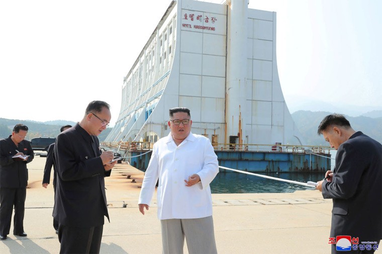 Mặc dù cuộc sống của nhà lãnh đạo Triều Tiên Kim Jong-un luôn được bao phủ bởi bức màn bí mật, nhưng một số thông tin về ông vẫn được tiết lộ với thế giới bên ngoài.