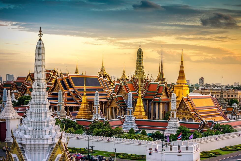 Kiến trúc của Cung điện Hoàng gia ở Bangkok, Thái Lan mang đậm phong cách Ratanakosin. Đây từng là nơi ở chính thức của hoàng gia Thái Lan cho đến năm 1925.