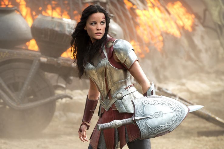 Người thủ vai Sif trong Thor cho biết, cô cũng là một fan của  Wonder Woman. Nếu không phải Gal Gadot, Jaimie Alexander sẽ là lựa chọn hoàn hảo.