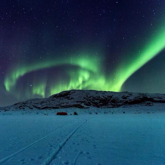 Tháng 2/2015, Erik Boomer và Sarah McNair-Landry bắt đầu  cuộc phiêu lưu phi thường vòng quanh đảo Baffin tại quần đảo Bắc Cực thuộc Canada trên một chiếc xe trượt tuyết kéo bởi 14 con chó.