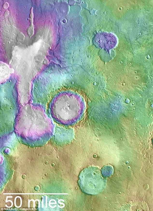 Theo đó, phân tích kết quả dữ liệu tổng hợp từ Mars Global Surveyor của NASA và Cơ quan Vũ trụ châu Âu Mars Express cho thấy có khoảng 22 miệng hố nhỏ có thể từng là suối hoặc hồ chứa nước dồi dào trên  sao Hỏa cách đây khoảng 4 tỷ năm trước. 