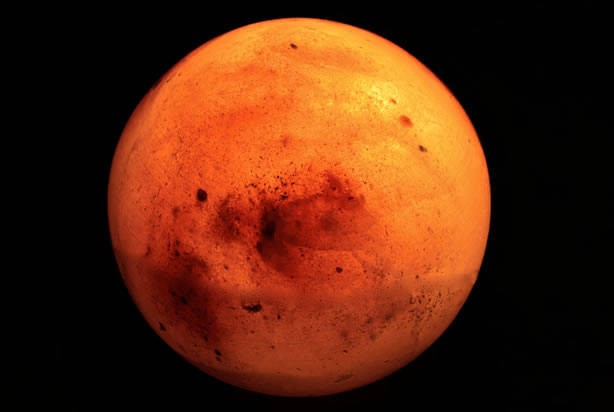 Tàu vũ trụ Mars Reconnaissance Orbiter vừa có cơ hội khám sát một khu vực mới trên bề mặt  sao Hỏa và phát hiện ra hiện tượng bất thường. Nguồn ảnh: Google.