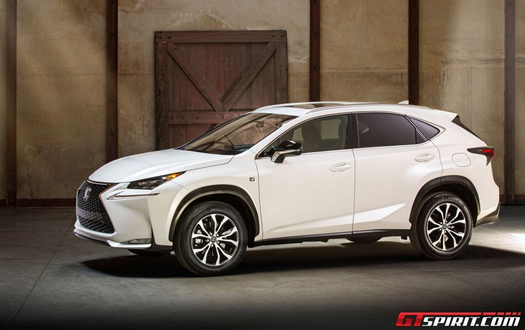 Lexus NX là một trong những chiếc xe trên thị trường có thiết kế mang đậm hơi thở tương lai.