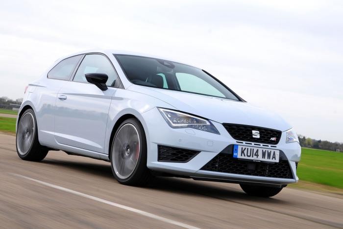 1. SEAT Leon SC Cupra hội tụ đầy đủ các yếu tố mà khách hàng quan tâm như tốc độ, ngoại hình, tính ứng dụng cao và tiết kiệm nhiên liệu. Ngoài ra, hệ động cơ Turbocharged 2.0L cũng là một sự lựa chọn tuyệt vời cho người mới đi xe.