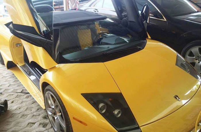 Có thể nói chiếc  Murcielago LP-640 Roadster này là siêu xe thuộc hàng “độc” tại Việt Nam và có hành tung bí ẩn nhất khi "thoắt ẩn, thoắt hiện" nhiều lần tại Sài Gòn, Hà Nội và Gia Lai.