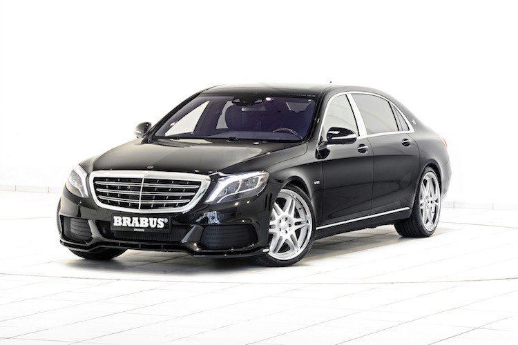 Như thường lệ, Brabus cũng không quên "độ" lại trước "dàn ngoài" cho Mercedes- Maybach S-Class trông hấp dẫn và thể thao hơn. 