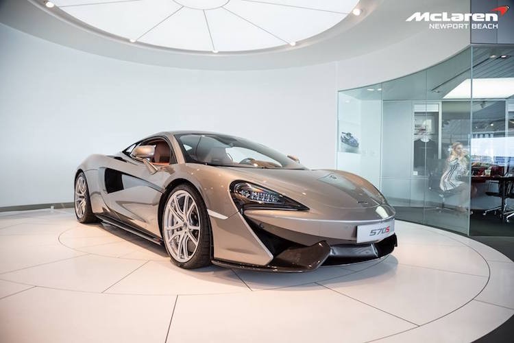 Là một mẫu xe giá rẻ nhưng siêu xe 570S của McLaren lại có nhiều nét thiết kế giống chiếc 650S đắt tiền.