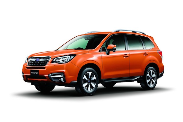 Phiên bản mới nhất của mẫu  crossover Subaru Forester chỉ được thay đổi nhẹ ở bên ngoài. Cụ thể hơn, lưới tản nhiệt của xe đã được thiết kế lại, đồng thời cản trước có phần dưới thay đổi chút ít.