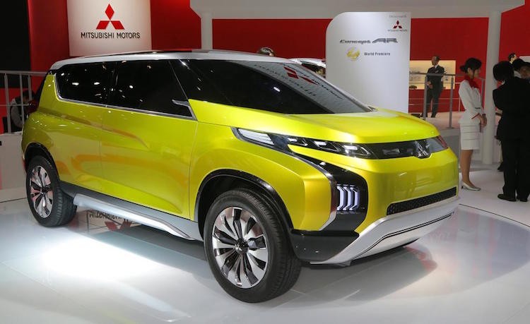 Trước khi đem đến VMS 2015, chiếc xe ý tưởng  Mitsubishi Concept AR đã từng được trưng bày lần đầu tại triển lãm Tokyo Motor Show cách đây 2 năm.