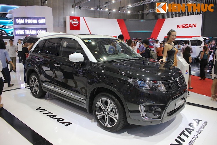  Suzuki Vitara 2016 thế hệ thứ 4 được ra mắt lần đầu tại triển lãm Paris 2014 cách đây 1 năm. Mẫu xe đóng vai trò là "người kế nhiệm" mới của dòng crossover cỡ nhỏ Vitara từ năm 1988.