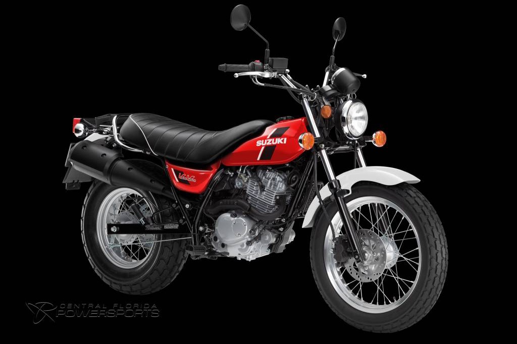  Xe môtô Suzuki VanVan 200 với phong cách scrambler hướng đến những người mới chơi môtô. Ra mắt lần đầu vào năm 1972 với động cơ 2 kỳ, dung tích 123 phân khối. Đến năm 2003, hãng xe Nhật hồi sinh Van Van với động cơ 4 kỳ, dung tích lớn hơn trước, 125 phân khối.