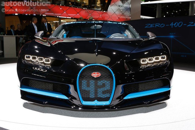  Siêu xe Bugatti Chiron "Zero-400-Zero" từng được tay đua Công thức 1 Juan Pablo Montoya lập kỷ lục tốc độ sau màn trình diễn tăng tốc từ 0-400km/h và giảm tốc từ 400-0km/h chỉ trong vòng 42 giây. Bản đặc biệt Zero-400-Zero cũng bắt đẩu nổi tiếng từ đó. Trong Triển lãm Frankfurt Motor Show 2017 mới đây, Bugatti Chiron khiến giới chơi xe bất ngờ khi công khai trưng bày bản đặc biệt này.