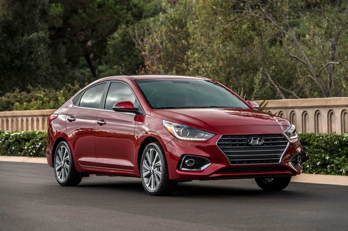 Hyundai vừa chính thức vén màn Accent thế hệ thứ 5 hoàn toàn mới tại Triển lãm Ôtô Quốc tế Orange County Auto Show ở Mỹ. Ở thế hệ mới này, mẫu  xe Hyundai Accent 2018 được cải thiện rất nhiều khi có sự nâng cấp kỹ lưỡng về thiết kế cũng như khả năng vận hành.