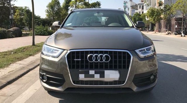 Chiếc  xe sang Audi Audi Q3 2014 đang được rao bán với giá 1,185 tỷ đồng. Nhiều người có kinh nghiệm cho biết, so với mức giá mua mới gần 2 tỷ đồng thì chủ nhân chiếc xe này "lỗ" đến 800 triệu.