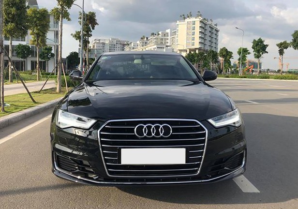 Chiếc  xe sang Audi A6 2016 lăn bánh hơn 16.000km đang được rao bán lại tại Sài Gòn với giá tiền tỷ. Sau hai năm sử dụng chiếc xe sang Audi A6 phiên bản 2016 được rao bán tại Sài Gòn vẫn được người sử dụng giữ gìn khá mới.