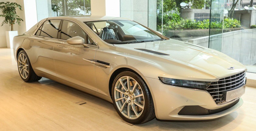 Tại thị trường Malaysia,  limousine hạng sang Aston Martin Lagonda Taraf có giá lên tới 3,8 triệu RM (khoảng 22,3 tỷ đồng), đắt gấp 1,7 lần so với giá một chiếc xe siêu sang Rolls-Royce Phantom 2018.