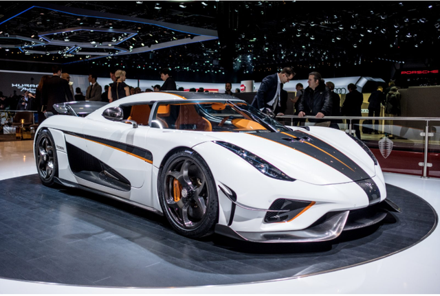  Siêu xe Koenigsegg Regera là một trong những mẫu hypercar đắt đỏ nhất trên thế giới hiện nay. Điều đáng ngạc nhiên hơn khi mỗi chiếc xe Koenigegg Regera giá 2 triệu USD kèm theo đó là chiếc chìa khóa siêu đắt lên đến hàng tỷ đồng.