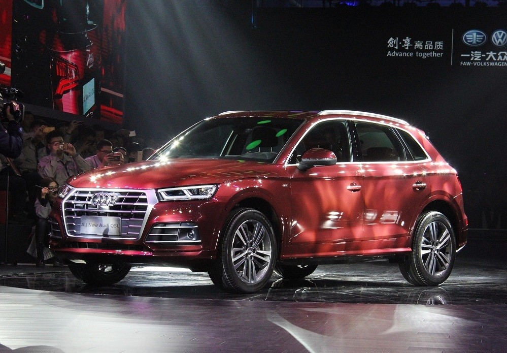  SUV hạng sang Audi Q5L 2018 dành riêng cho thị trường Trung Quốc đã ra mắt người tiêu dùng sớm hơn dự kiến khiến nhiều người bất ngờ. Audi Q5L 2018 ra mắt tại Trung Quốc có nhiều khác biệt so với phiên bản thường.