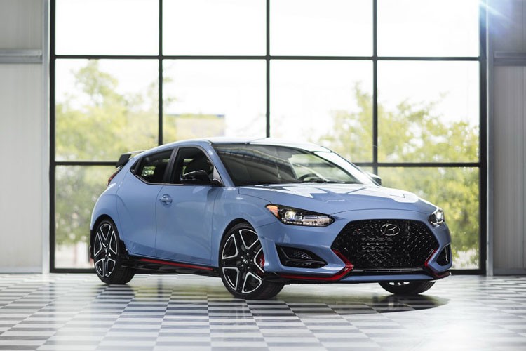 Hatchback thể thao 3 cửa  Hyundai Veloster N mới được xem là mẫu xe thứ ba thuộc series N-line - dòng xe thể thao hiệu suất cao của hãng xe Hàn Quốc.