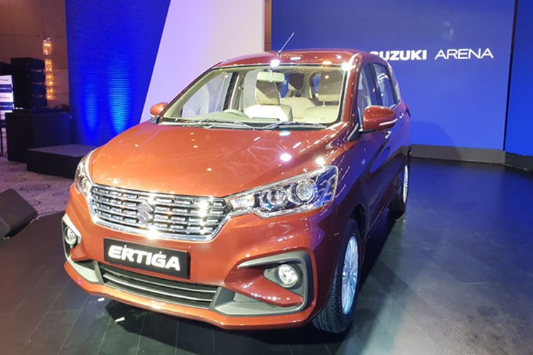 Mẫu  xe Suzuki Ertiga 2018 phiên bản 7 chỗ ngồi vừa tiếp tục hành trình đến thị trường Ấn Độ. Mẫu xe này gây thu hút với giá khởi điểm khá rẻ chỉ từ 10.500 USD (khoảng 245 triệu đồng). Ở thị trường này xe sẽ có hai phiên bản động cơ xăng và diesel.