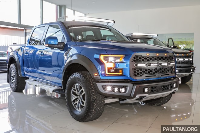 Mẫu  siêu bán tải Ford F-150 Raptor chính thức được bán tại Malaysia với giá 788.000 RM (khoảng 4,4 tỷ đồng). Đáng chú ý, xe được bán dưới tên gọi Sutton Monster Raptor, ngoài việc được đổi tên và thay đổi chút ít về ngoại hình, mẫu xe thực chất vẫn sử dụng nền tảng F-150 Raptor.