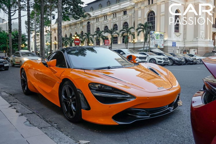 Đây chính là chiếc  siêu xe McLaren 720S mới nhất được doanh nhân Quốc Cường - Cường Đô la tậu về bên cạnh chiếc R8 V10 Plus vừa mới tham dự hành trình Car Passion 2019 cách đây chưa lâu.