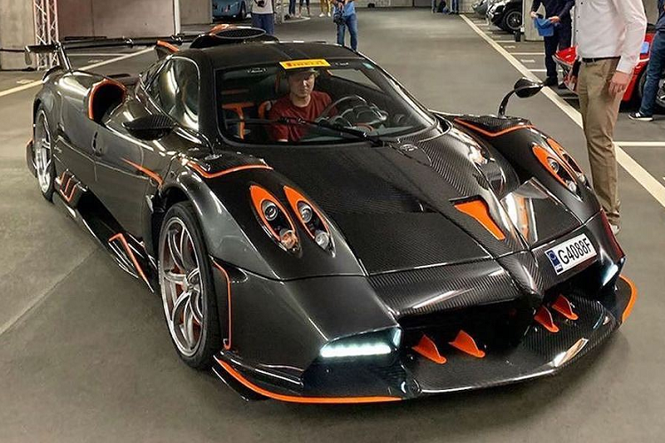 Trước khi  siêu xe Pagani Huayra Imola xuất hiện, phiên bản với hiệu năng cao nhất thuộc dòng hypercar này từng là Huayra BC. Trên thực tế, những thông tin đầu tiên về Huayra Imola đã bị rò rỉ khi chiếc xe bị bắt gặp khi đang thử nghiệm trên đường đua hồi tháng 3 năm nay, và vào lúc đó giới thạo tin vẫn cho rằng nó sẽ có tên gọi Huayra Dragon.