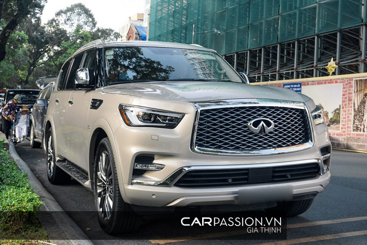 Đây chính là chiếc xe SUV  Infiniti QX80 2020 mới thứ hai được đưa về nước, trước đó một chiếc Infiniti QX80 khác mang màu trắng đã được nhập khẩu về Việt Nam theo diện chính hãng nhưng đến nay vẫn chưa có thông tin chính thức.