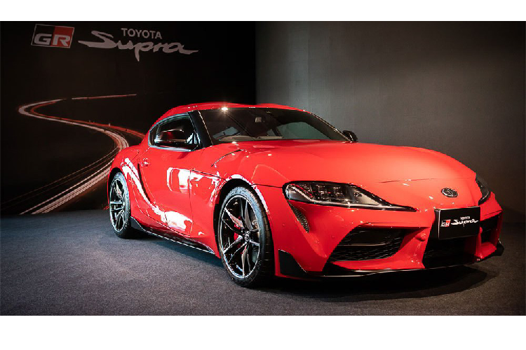 Về thiết kế,  Toyota Supra 2020 mới ảnh hưởng rất nhiều từ mẫu concept FT-1 mà hãng Toyota đã ra mắt vào năm 2016. Ngoại hình Supra đầy những đường cong gợi cảm tạo nên phong cách thể thao, vạm vỡ và sexy.