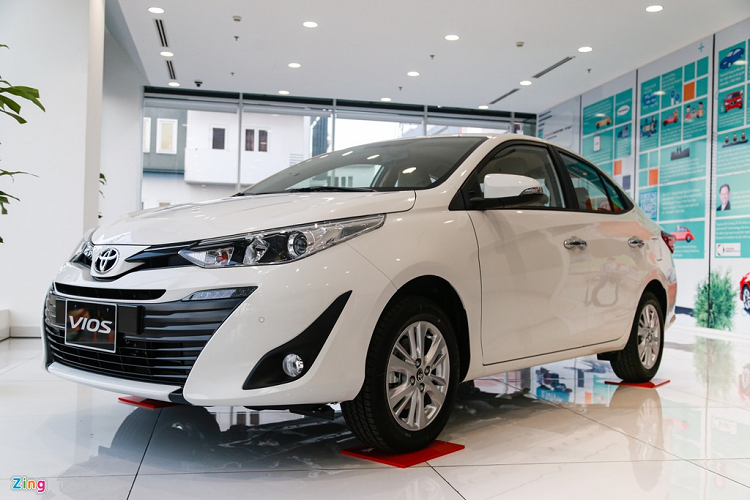 Ngay từ đầu năm 2020, Toyota đã giới thiệu mẫu Vios thế hệ nâng cấp. Xe vẫn có 3 phiên bản gồm E MT (470-490 triệu), E CVT (520-540 triệu) và G CVT (570 triệu đồng). Giá bán này bằng với lần điều chỉnh giá ở thế hệ cũ.  Toyota Vios thế hệ mới ra mắt từ tháng 8/2018, ban đầu xe có giá bán lần lượt là 531 triệu đồng, 569 triệu đồng và 606 triệu đồng cho các bản và E MT, E CVT và G CVT. 