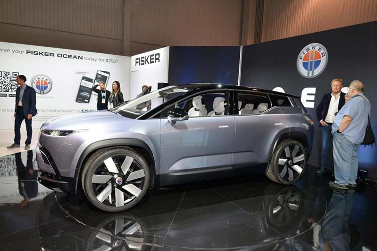 Mẫu  xe điện Fisker Ocean sẽ chính thức trình làng tại Triển lãm hàng điện tử tiêu dùng - CES 2020 tại Mỹ, nhưng ngay trước đó, hãng đã giới thiệu mẫu SUV chạy hoàn toàn bằng điện này trong một sự kiện riêng.