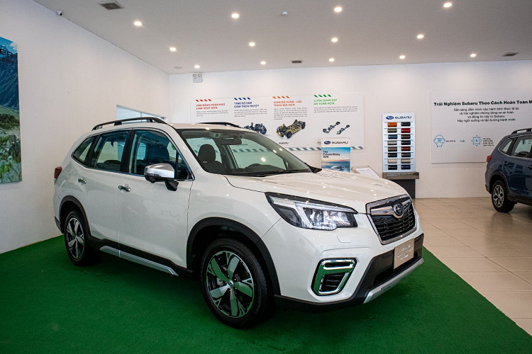  Subaru Forester 2020 mới thế hệ thứ 5 chỉ vừa được ra mắt thị trường xe hơi Việt Nam từ tháng 7 năm 2019 nhưng phiên bản nâng cấp của chiếc Crossover (CUV) này đã được giới thiệu tại Singapore Motor Show 2020. Tuy nhiên, phiên bản nâng cấp của Subaru Forester sẽ phải mất thời gian dài nữa mới cập bến thị trường trong nước.