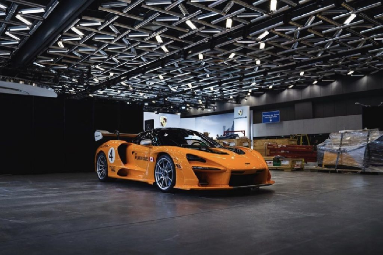 Một số chiếc Senna tới đây sẽ được ra mắt dựa trên khung gầm của McLaren Senna GTR. Cho dù chỉ sản xuất 75 chiếc, tính đến thời điểm hiện tại,  siêu xe McLaren Senna GTR vẫn còn khoảng 20 chiếc “chưa tìm được chủ nhân”. Có lẽ một phần chính vì những chiếc xe này sinh ra không dành cho đường phố nên phần nào sẽ khó khăn hơn trong việc sử dụng.