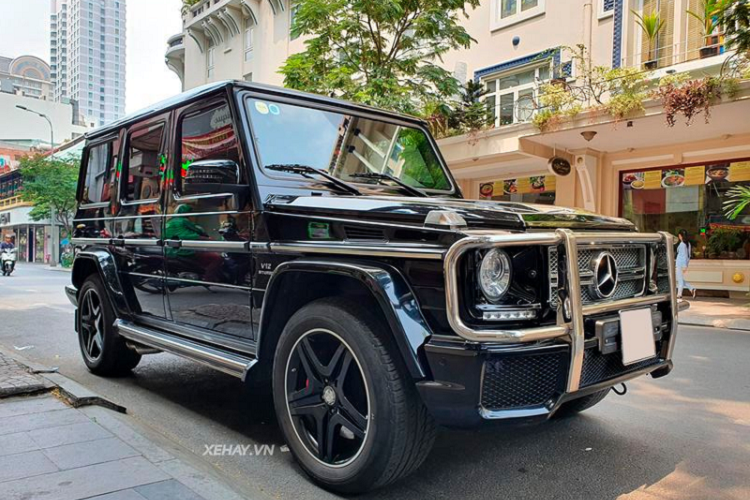 Mẫu  xe SUV Mercedes-AMG G65 là biến thể mạnh và cao cấp nhất trong gia đình G-Class của Mercedes-Benz. Tại thời điểm mới ra mắt thị trường Việt Nam, phiên bản mạnh nhất, nó được xem là mẫu xe SUV hạng sang mạnh và đắt nhất của dòng G-Class đình đám.