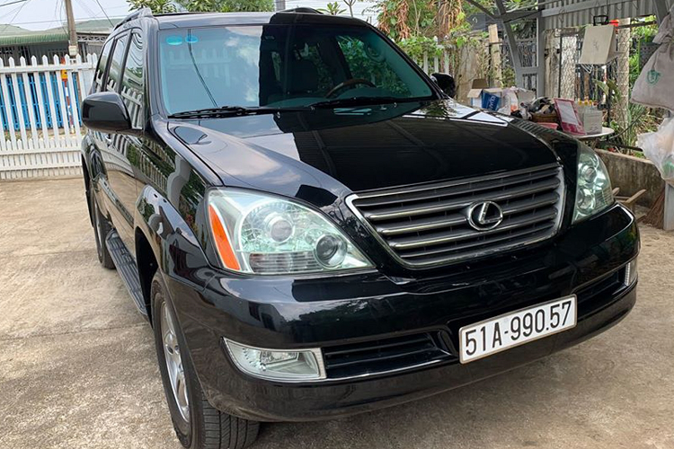 Theo thông tin rao bán, chiếc  Lexus GX 470 đời 2007 thuộc thế hệ GX thứ nhất (J120) đã lăn bánh được khoảng 74.985km. Theo chủ xe, sau hơn 10 năm sử dụng là mức ODO thấp, nếu so với các mẫu Lexus GX cùng đời tại Việt Nam. Xe được sản xuất 12/2006 (GX 470 đời đầu) mang số VIN 2007 và được đăng ký lần đầu 6/2007 và lần 2 tháng 12/2014.