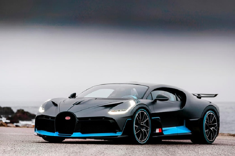  Siêu xe Bugatti Divo dành cho đường đua với nhiều đặc điểm giống Chiron. Chỉ 40 chiếc được sản xuất, giá bán 5,4 triệu/chiếc. Con số này chưa bằng 0,3% lượng Ferrari 488 bán ra thị trường châu Âu năm ngoái.