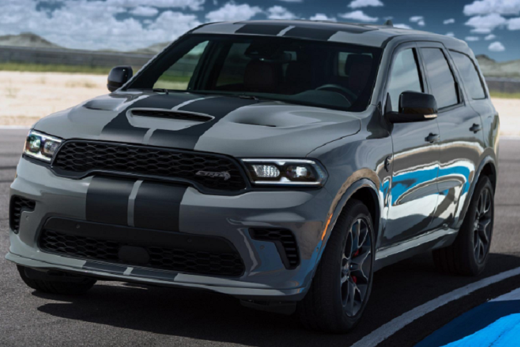 Dodge vừa công bố những hình ảnh chính thức của mẫu SUV Durango 2021 phiên bản nâng cấp.  Dodge Durango SRT Hellcat 2021 mới cũng như biến thể Durango SRT Hellcat mạnh mẽ của nó.