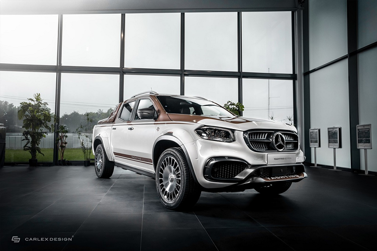 Hãng độ Carlex Design vừa cho ra mắt bản độ dành riêng cho mẫu  bán tải Mercedes-Benz X-Class với nhiều thay đổi từ ngoại thất đến nội thất. Nhìn từ bên ngoài, chiếc X-Class được phủ lên lớp sơn 2 tone màu trắng/nâu. Một loạt điểm nhấn chạy dọc thân xe cho biết đây là mẫu X-Class Yatching Edition.